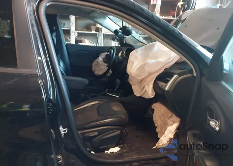 2017 Jeep Cherokee Trailhawk 4X4 from USA, damaged, VIN 1C4PJMBB2HW513082